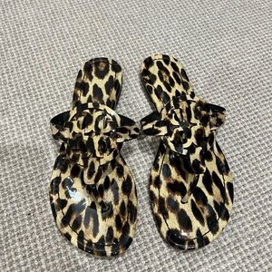 Hard to find Tory classic sandal in cheetah print. Mint condition